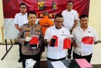 Wadirreskrimsus AKBP Taufik Nurmandia didampingi Kasubdit V Cyber AKBP Reza Khomeini saat menggelar konferensi pers di Mapolda Jambi. Dok: Istimewa
