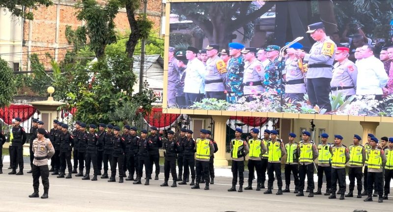Ribuan Personil gabungan yang terdiri dari Polri, TNI, Satpol PP, Kejaksaan, Basarnas, Dinas Perhubungan, BPBD, BNN, Densus 88 Anti Teror Gelar Pasukan Operasi Mantap Praja Siginjai 2024 di Mapolda Jambi. Dok: Istimewa