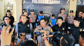 Dok: Istimewa