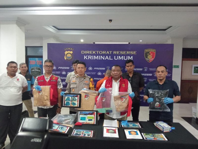 Dok: Istimewa