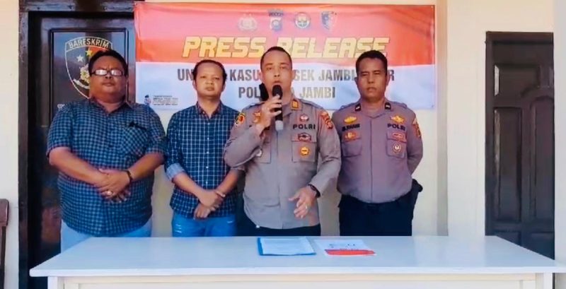 Dok: Istimewa
