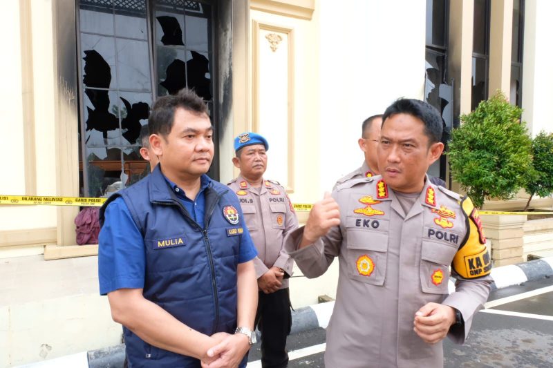 Dok: Istimewa